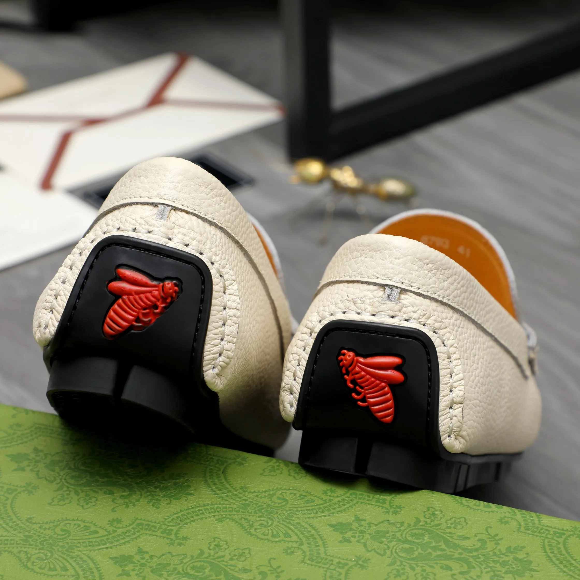 Men's shoes 💰360 Product trademark: GUCCI "Gucci" casual slip-on men's shoes Regular size: 38-45 Product materials: Selected pebbled cowhide upper, pigskin lining, rubber outsole